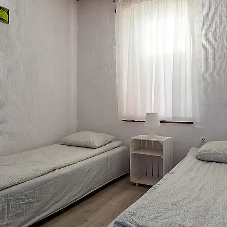 Osrodek Wypoczynkowy - Wczasy W Cichowie 住宿加早餐酒店 Cichowo