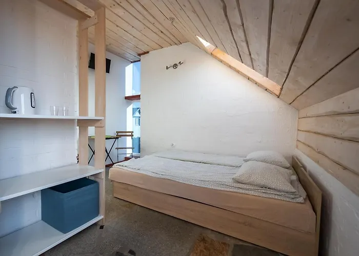 Bed & Breakfast Osrodek Wypoczynkowy - Wczasy W Cichowie 3*